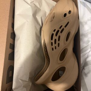 Men’s size 11 YEEZY foam runner brand new with box